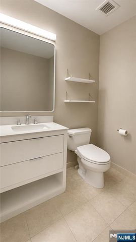 100 Old Palisade Road 1813, Fort Lee, NJ 07024