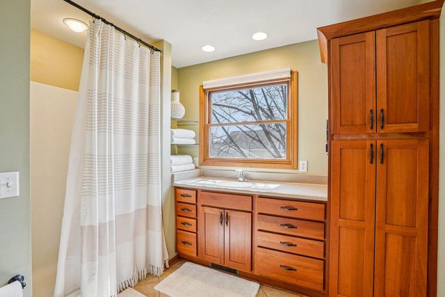 N3431 Tipperary Road, Poynette, WI 53955
