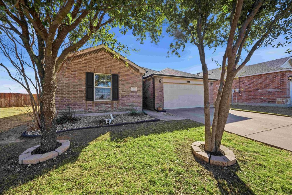 205 Fossil Bridge Drive, Fort Worth, TX 76131