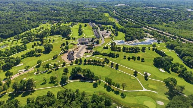 16 Cape Club Dr, Sharon, MA 02067