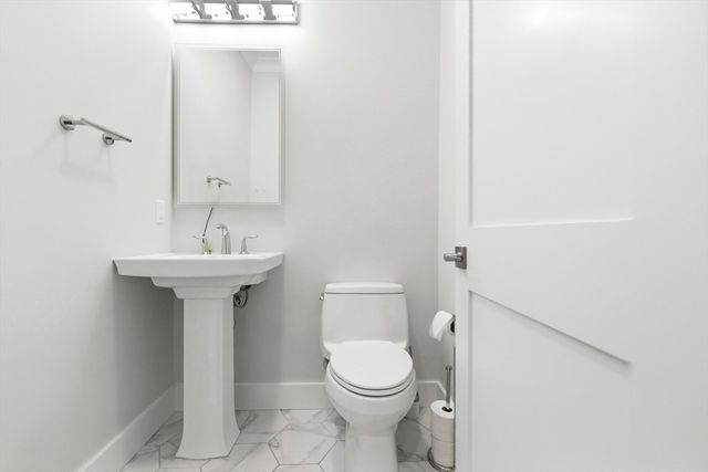 16 Cape Club Dr, Sharon, MA 02067