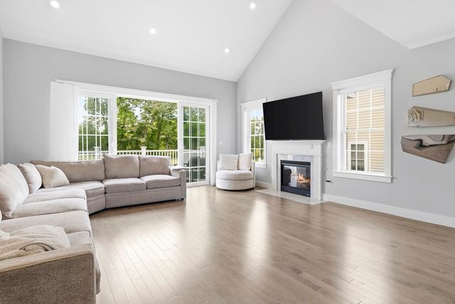 16 Cape Club Dr, Sharon, MA 02067