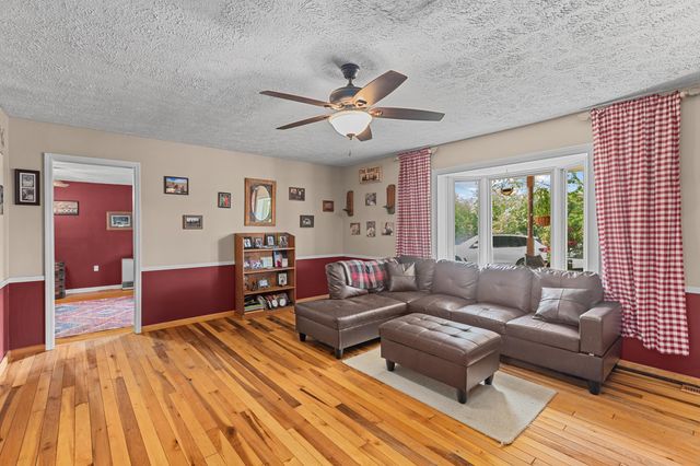 3695 Tarr Ridge Road, Frenchburg, KY 40322