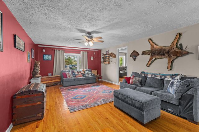 3695 Tarr Ridge Road, Frenchburg, KY 40322