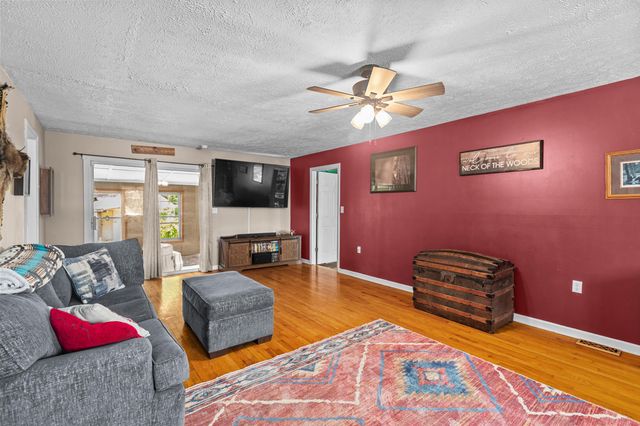 3695 Tarr Ridge Road, Frenchburg, KY 40322