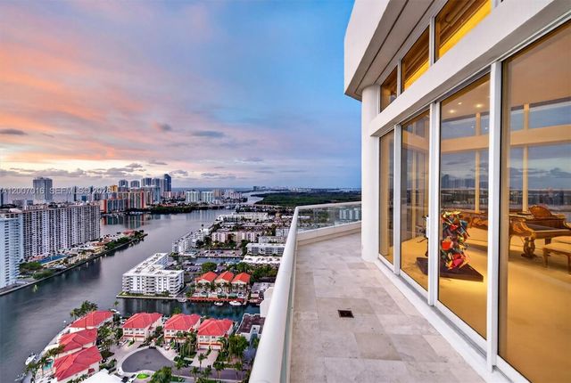 2600 Island Blvd PH-1, Aventura, FL 33160