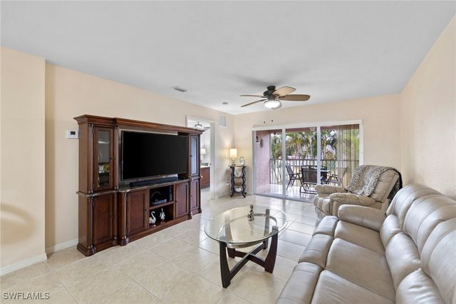 904 SE 13th ST 201, Cape Coral, FL 33990