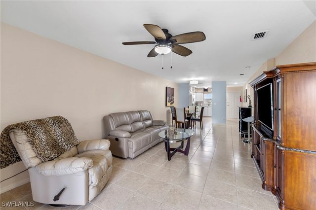 904 SE 13th ST 201, Cape Coral, FL 33990