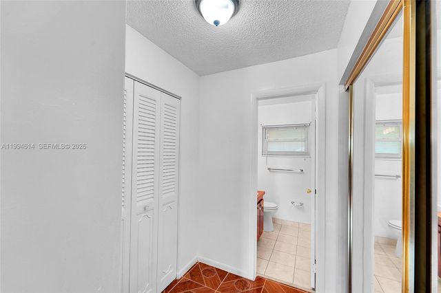 3090 NW 46th Ave 212C, Lauderdale Lakes, FL 33313