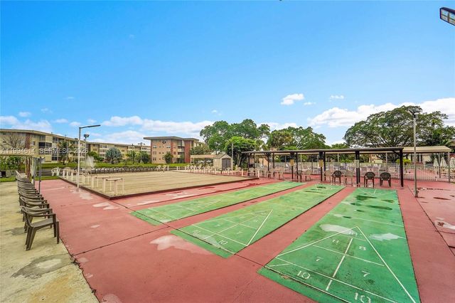 3090 NW 46th Ave 212C, Lauderdale Lakes, FL 33313