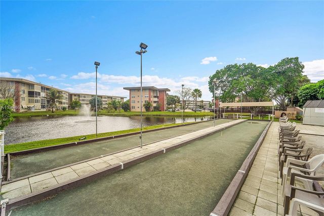 3090 NW 46th Ave 212C, Lauderdale Lakes, FL 33313