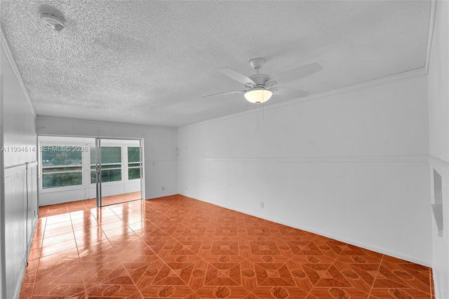 3090 NW 46th Ave 212C, Lauderdale Lakes, FL 33313
