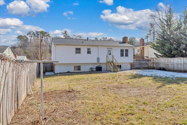 4639 Girard DR, Roanoke, VA 24018