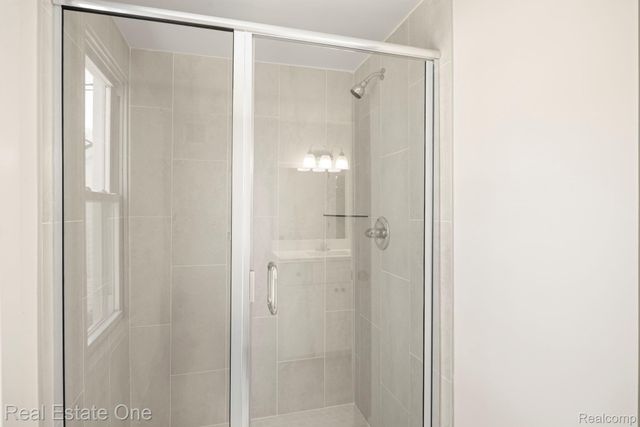 3200 Hessel Avenue, Rochester Hills, MI 48307