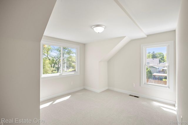 3200 Hessel Avenue, Rochester Hills, MI 48307
