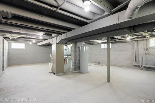 3200 Hessel Avenue, Rochester Hills, MI 48307
