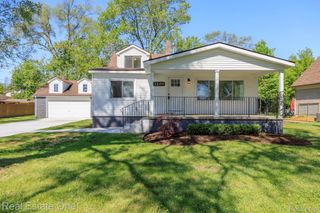 3200 Hessel Avenue, Rochester Hills, MI 48307