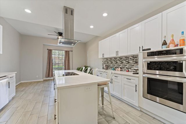 48 Bayou Pointe Drive, Houston, TX 77063