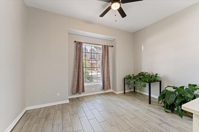 48 Bayou Pointe Drive, Houston, TX 77063