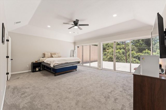 48 Bayou Pointe Drive, Houston, TX 77063