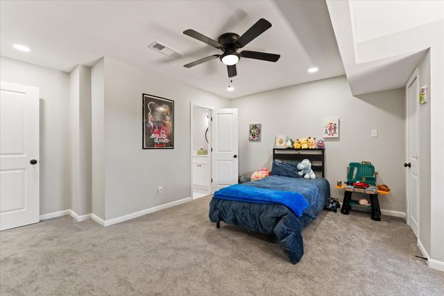 48 Bayou Pointe Drive, Houston, TX 77063