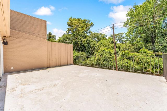 48 Bayou Pointe Drive, Houston, TX 77063