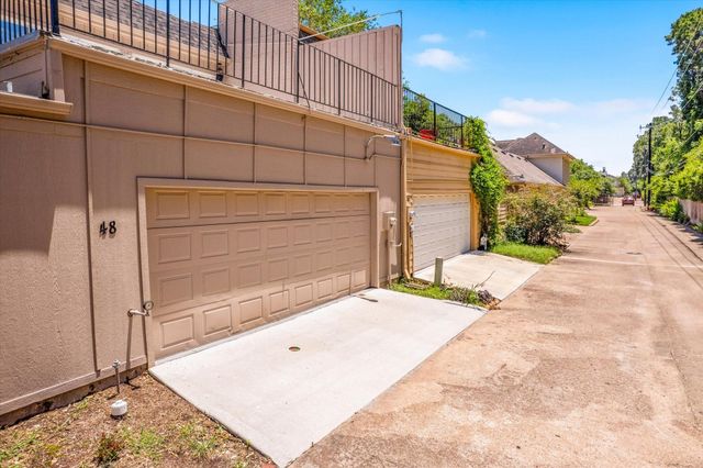 48 Bayou Pointe Drive, Houston, TX 77063