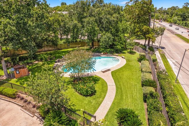 48 Bayou Pointe Drive, Houston, TX 77063
