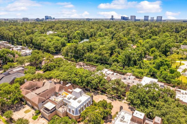 48 Bayou Pointe Drive, Houston, TX 77063
