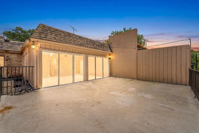 48 Bayou Pointe Drive, Houston, TX 77063