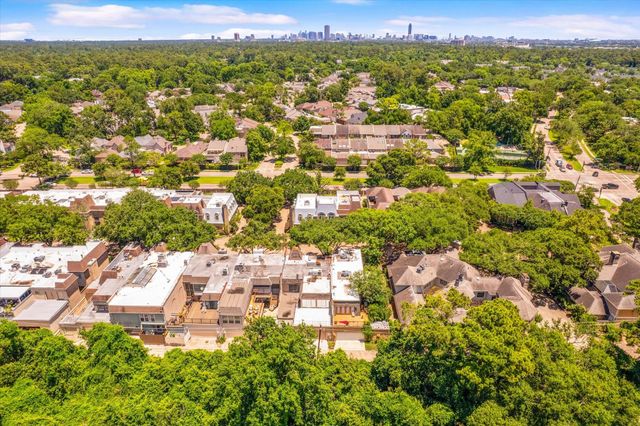 48 Bayou Pointe Drive, Houston, TX 77063