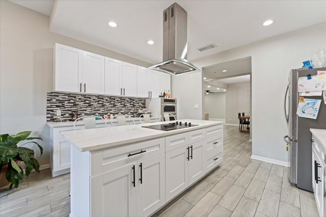 48 Bayou Pointe Drive, Houston, TX 77063
