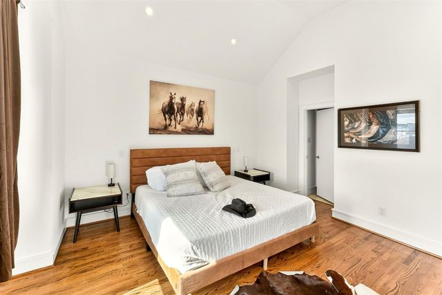 5227 Nett Street, Houston, TX 77007