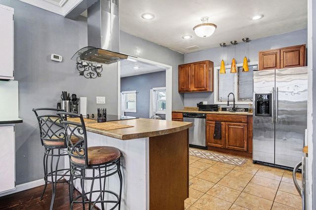 923 Myrtle Street NW, Grand Rapids, MI 49504