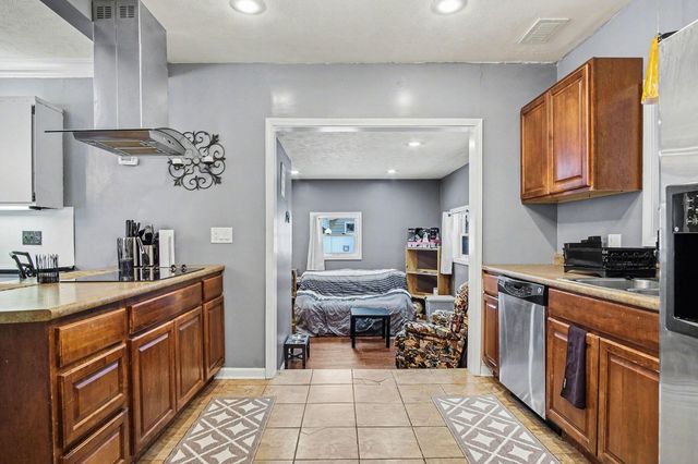 923 Myrtle Street NW, Grand Rapids, MI 49504