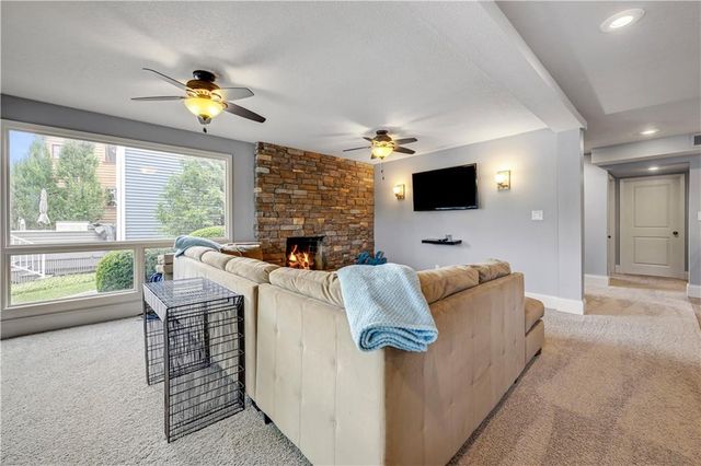 19 R Street, Lake Lotawana, MO 64086