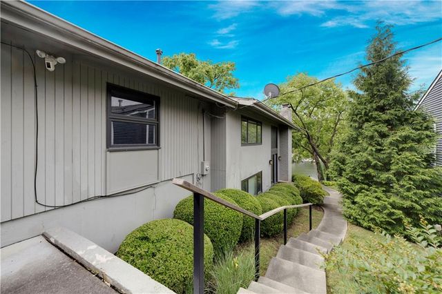 19 R Street, Lake Lotawana, MO 64086