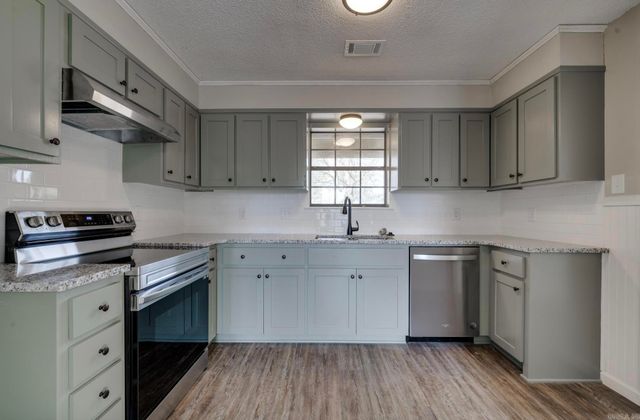 10601 Harper Rd, Little Rock, AR 72206
