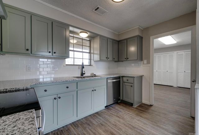 10601 Harper Rd, Little Rock, AR 72206
