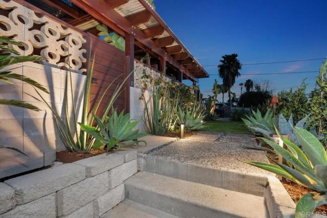 803 Saxony Road, Encinitas, CA 92024