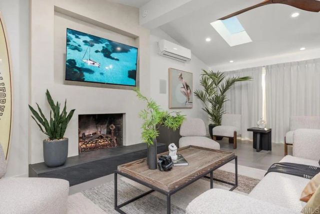 803 Saxony Road, Encinitas, CA 92024