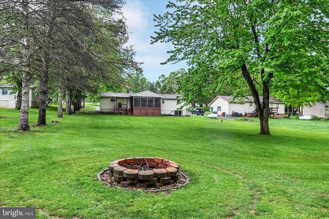 3015 ACORN LANE, Red Lion, PA 17356