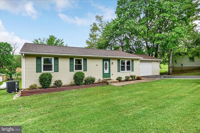 3015 ACORN LANE, Red Lion, PA 17356