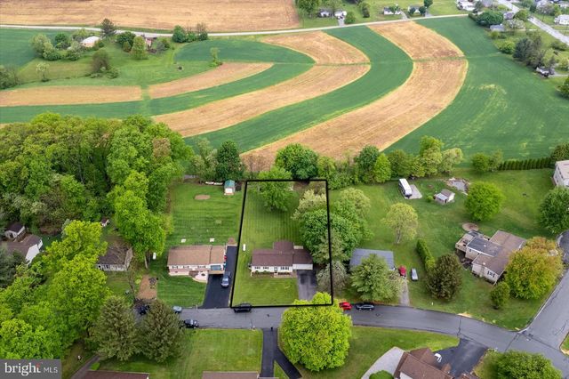 3015 ACORN LANE, Red Lion, PA 17356