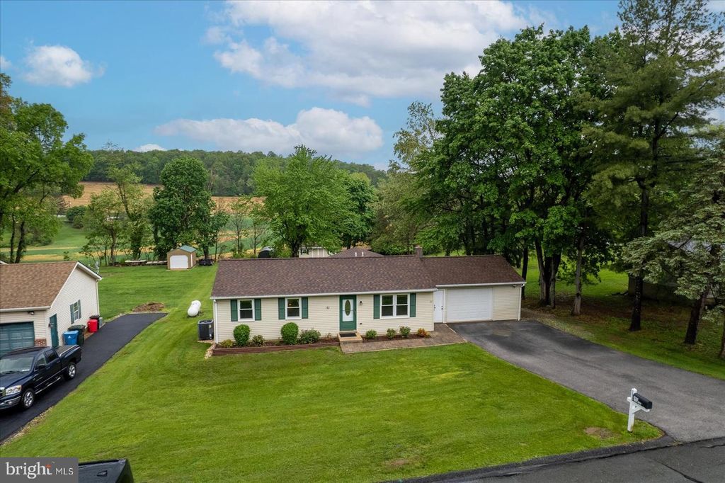 3015 ACORN LANE, Red Lion, PA 17356