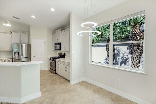 2040 Tarpon Bay DR N 201, Naples, FL 34119