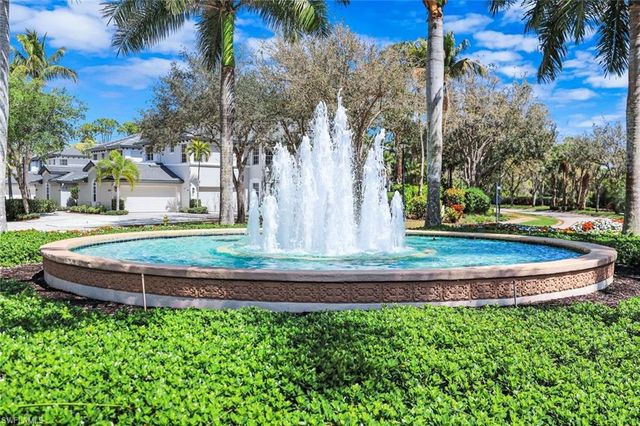 2040 Tarpon Bay DR N 201, Naples, FL 34119