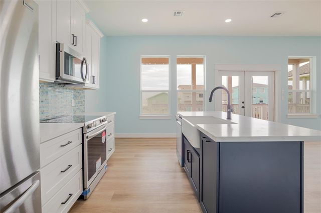 17518 Bristow Drive, Galveston, TX 77554