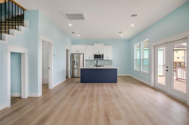 17518 Bristow Drive, Galveston, TX 77554