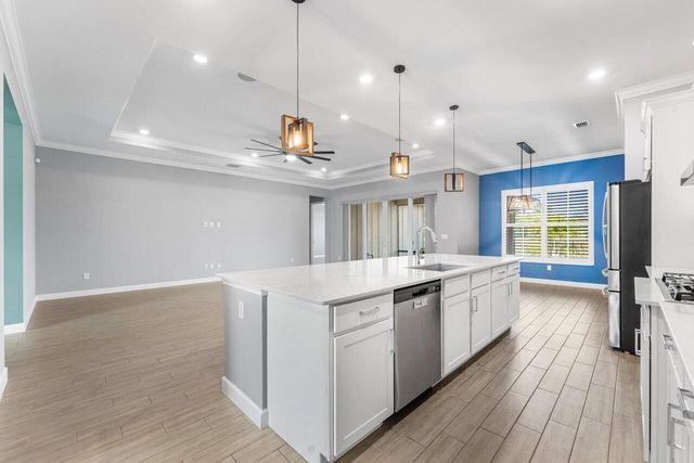 940 Hookline Circle, Loxahatchee, FL 33470